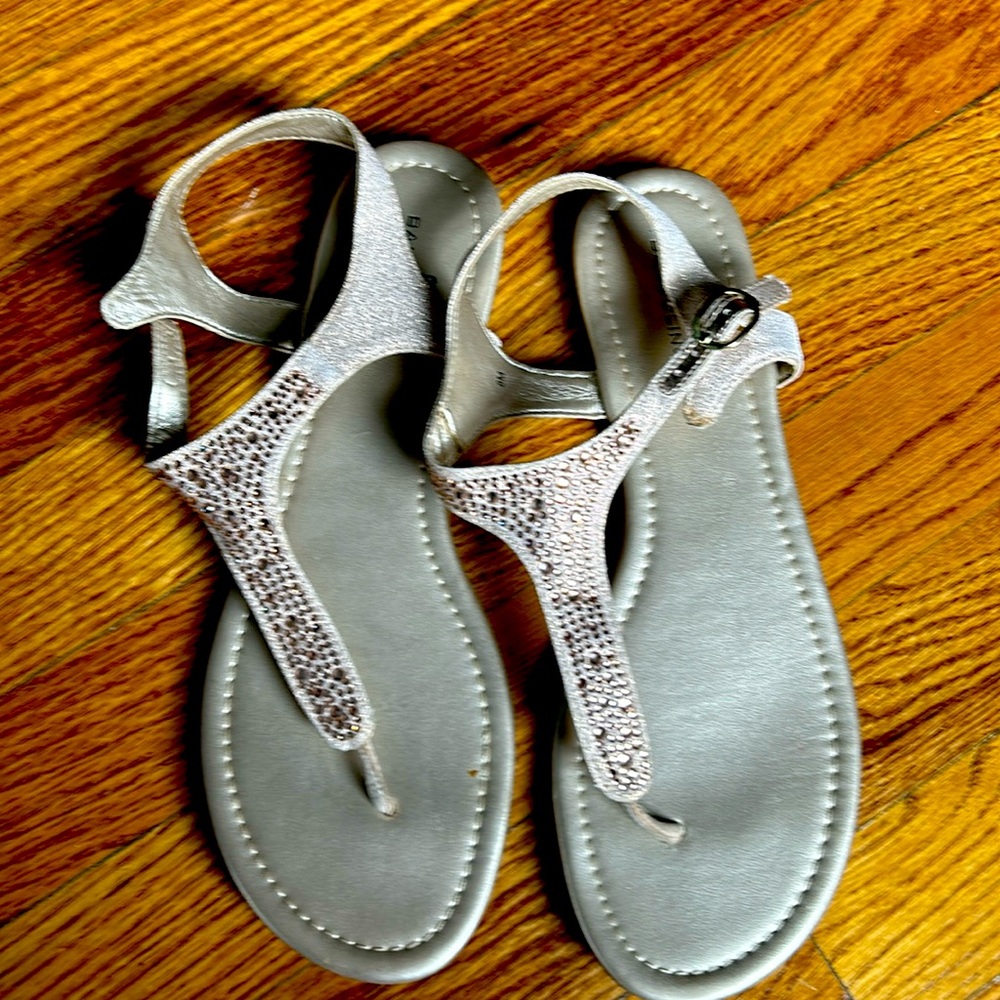Neutral flat in time for spring!